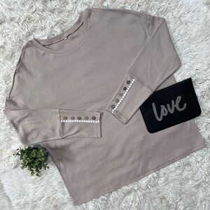 🎉HP🎉 Boutique Lace & Button Long Sleeve Top 💗 Taupe